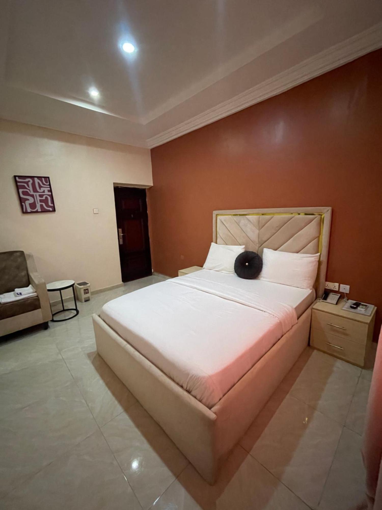 Nexus Xpress Hotel Абуджа Екстериор снимка