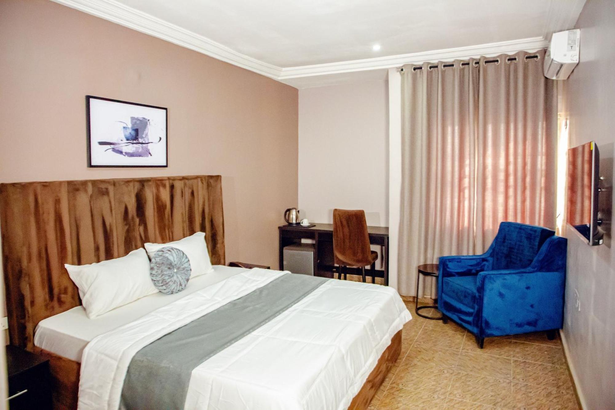 Nexus Xpress Hotel Абуджа Екстериор снимка