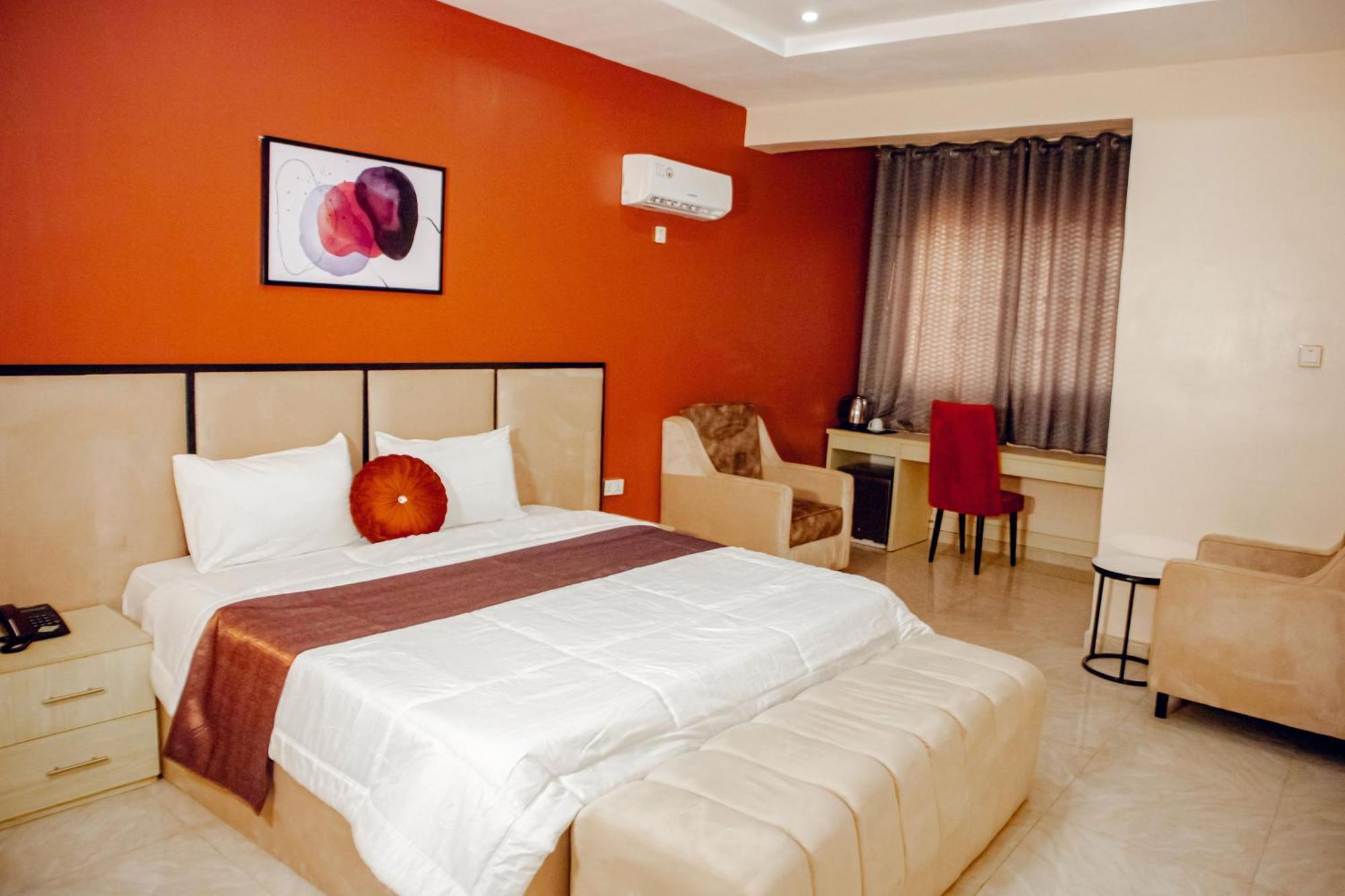 Nexus Xpress Hotel Абуджа Екстериор снимка