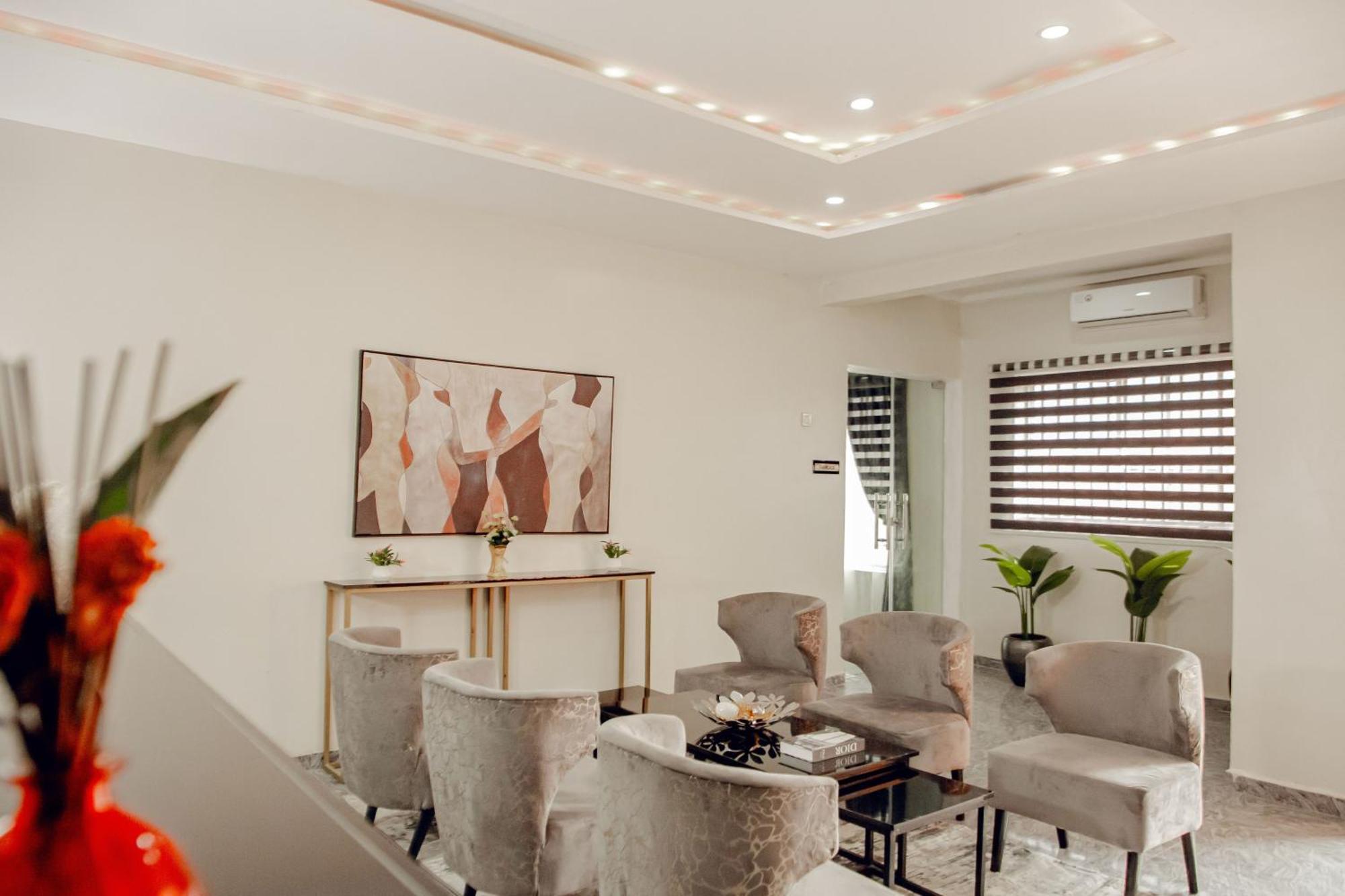 Nexus Xpress Hotel Абуджа Екстериор снимка