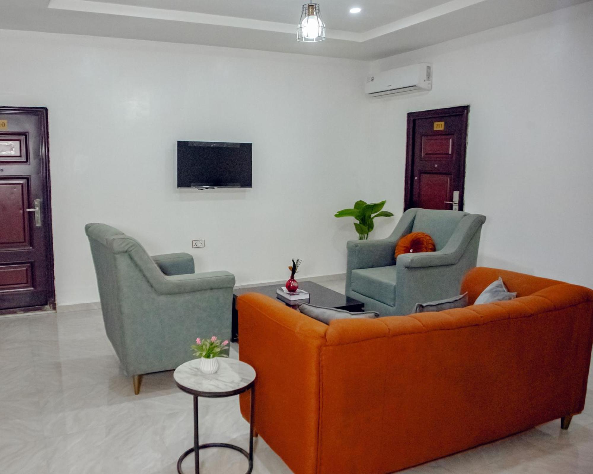 Nexus Xpress Hotel Абуджа Екстериор снимка